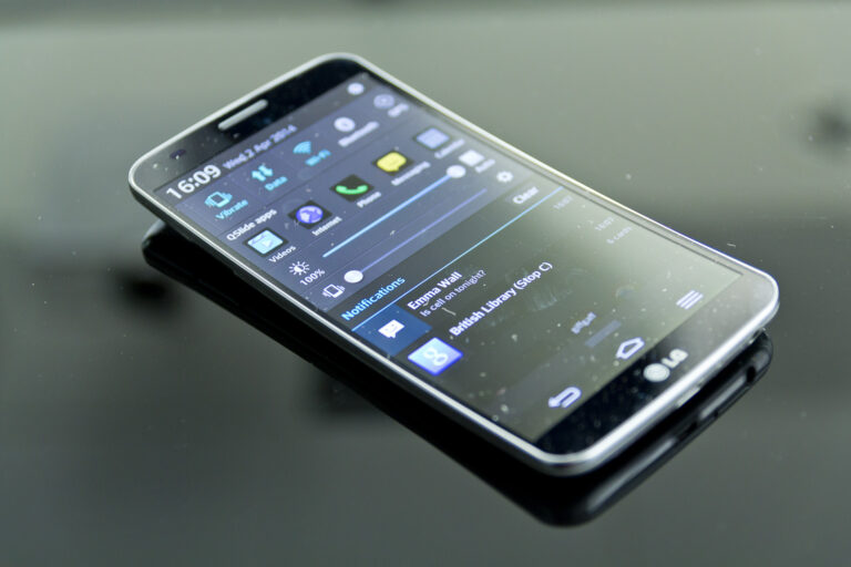 MWC 2015: LG G Flex 2