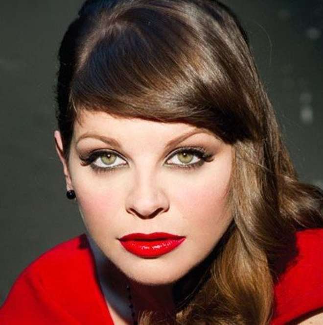 Problemi alla voce per Alessandra Amoroso