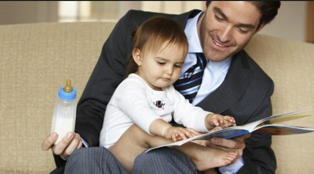 Pancione anche per i papà: dopo la gravidanza fino a due chili in più