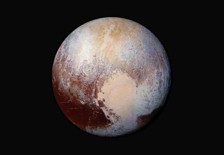 Plutone: colori in risalto per mostrare meglio il cratere a forma di cuore