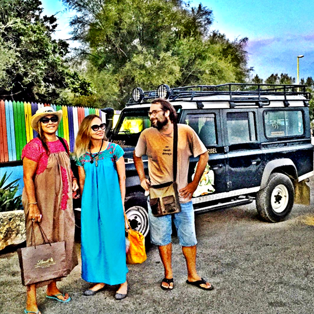 1440590434_yari_carrisi_romina_power_naike_rivelli_ornella_muti_in_salento 1440590434_yari_carrisi_romina_power_naike_rivelli_ornella_muti_in_salento