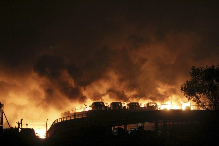 Cina, esplode deposito: 13 morti e 200 feriti