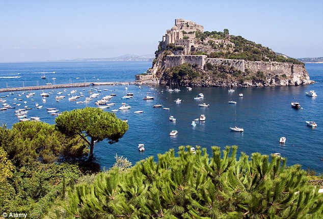 Ischia: case vacanza fantasma