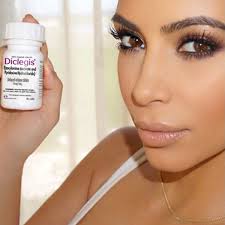 Kim Kardashian: spot farmaci su Instagram