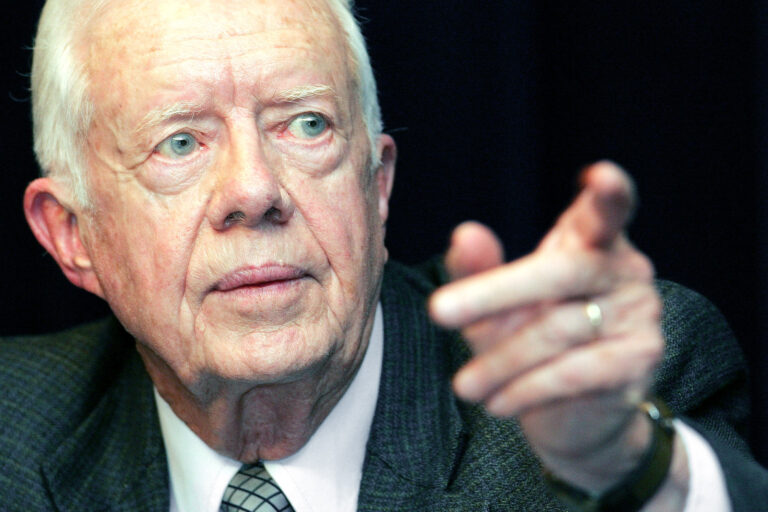 Jimmy Carter ha un cancro, l’augurio dell’attuale presidente Barak Obama