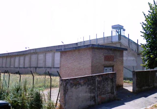 Pisa: donna 27enne si impicca con un lenzuolo