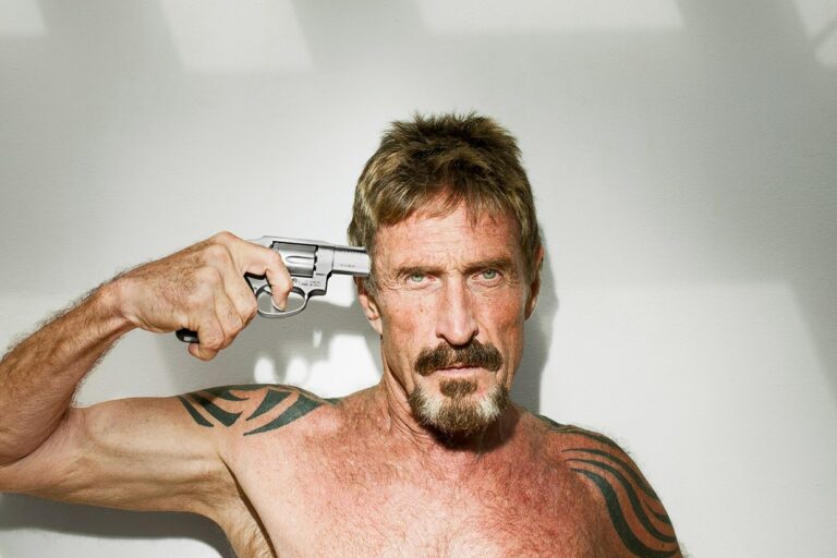 John McAfee: “Le app della Bibbia sono quelle più pericolose per i virus”