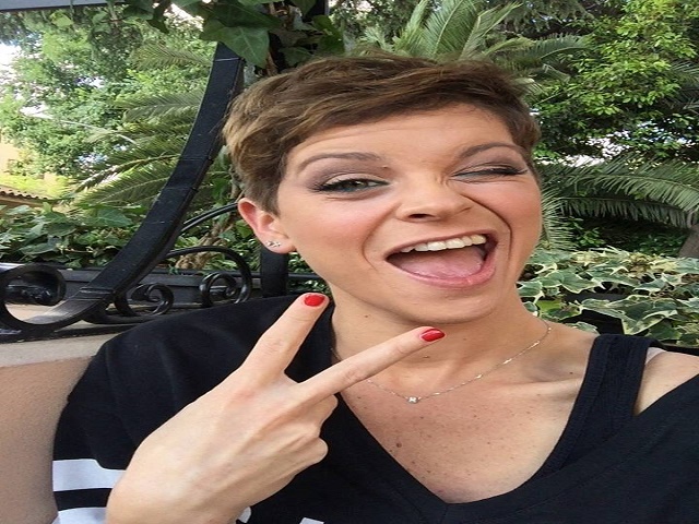 Alessandra Amoroso, dopo l’operazione vuole smettere di fumare