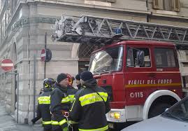 Cronaca, incendio devasta appartamento a Trieste: morta una donna