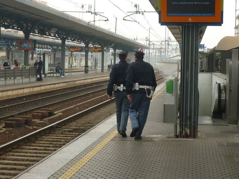 Bologna: muore 16enne investita da un Frecciargento
