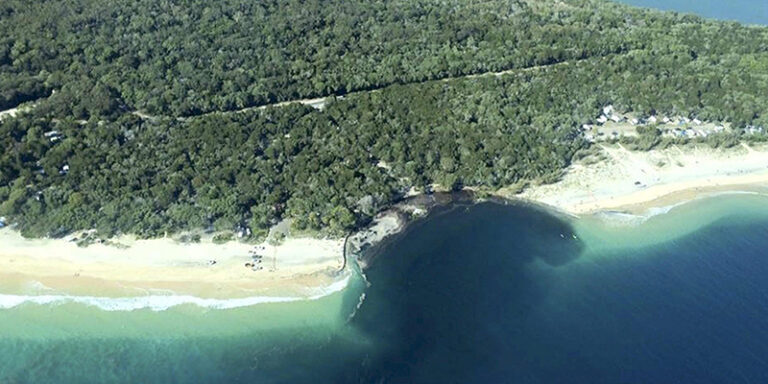 Voragine nel Queensland, spiaggia inghiottita in Australia