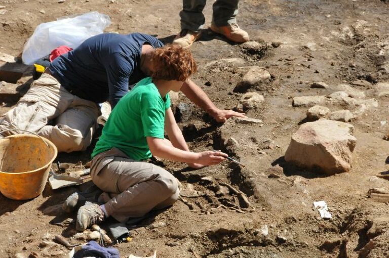 Valle dei Templi (Agrigento): trovati due scheletri umani