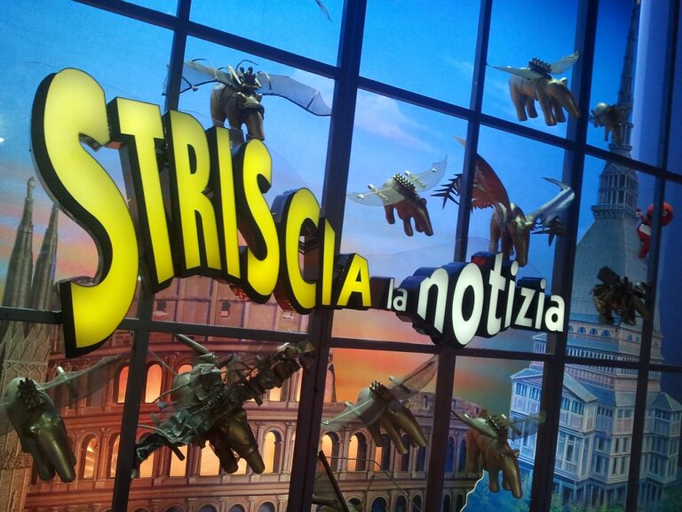 Striscia la Notizia: nelle prime due puntate ci sarà anche Maria de Filippi