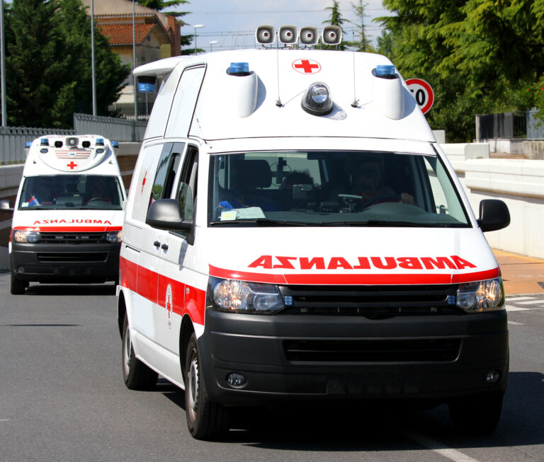 Capaccio (Salerno): travolta da un’auto, muore sul colpo la 53enne Daniela D’Anchise