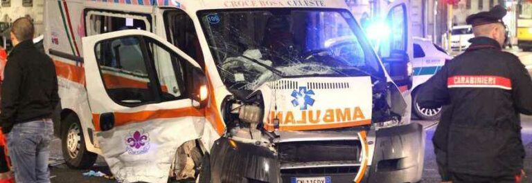 Milano, incidente grave in via del Ghirlandaio: ambulanza contro un’auto