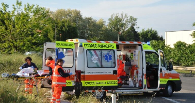 Correzzola: morto travolto da un tir