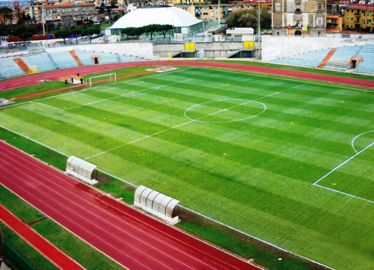 Portici, stadio chiuso ed inagibile dopo furto cavi elettrici