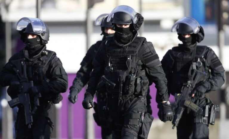 Francia: terrorismo, blitz della polizia nelle Ardenne. Udita esplosione