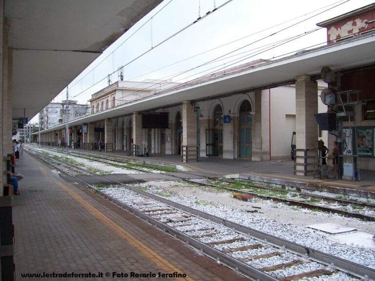 Luci d’Artista a Salerno, aggiunti treni straordinari durante la manifestazione
