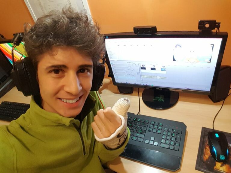 FavijTV compie 3 anni e il giovane youtuber ringrazia i suoi fan così