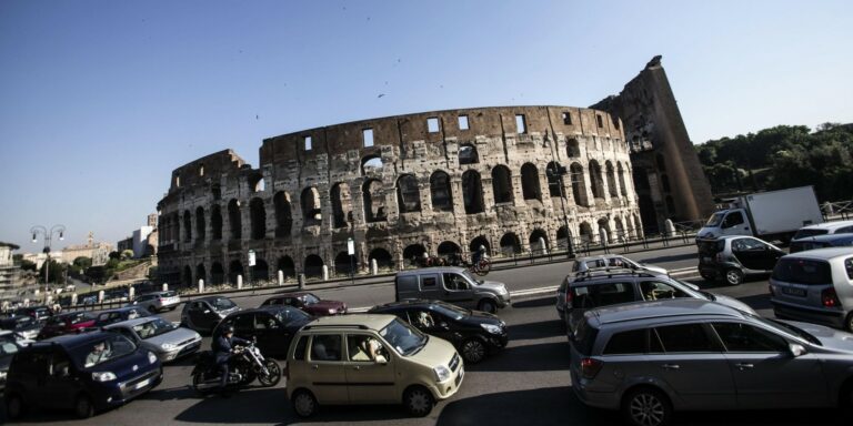 Nuovo blocco traffico a Roma oggi 9 dicembre 2015: info orario, ecco i mezzi fermi
