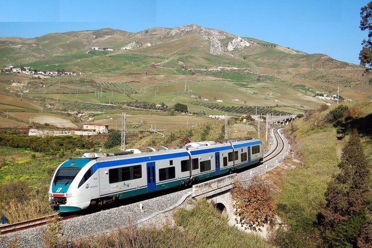 Treni fermi da oggi fino a domenica 20 dicembre 2015 a Palermo: lavori in corso, info orari e dettagli Trenitalia