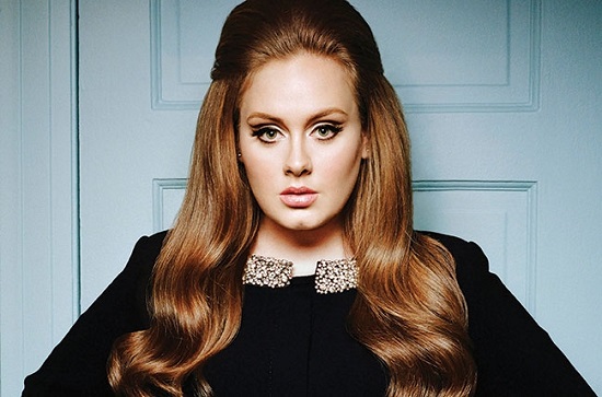 Adele canta Hello e Rolling in the deep in automobile per il The late late show (Video)