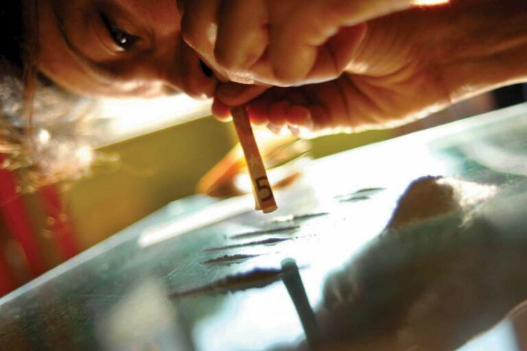 Cocaina, effetto devastante sul cervello: la droga distrugge i neuroni