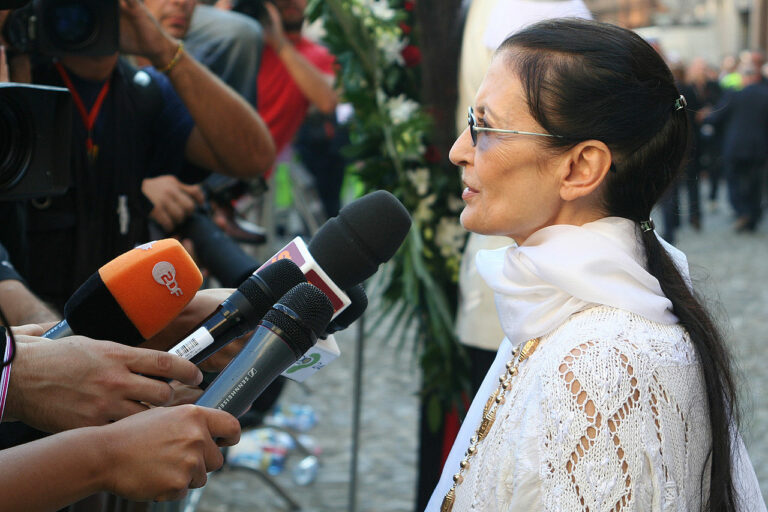 Sanremo, Carla Fracci parla dell’imitazione della Raffaele
