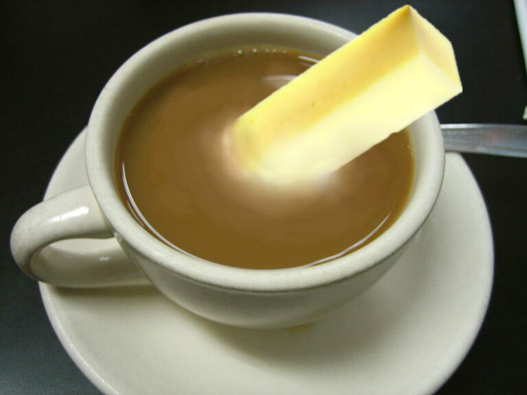 Dieta: come perdere peso con il burro, dagli Usa arriva la Bulletproof Coffee
