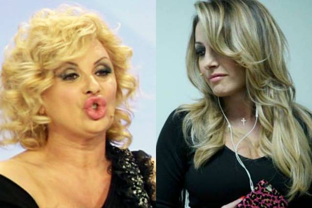 Uomini e Donne ultime anticipazioni e news, Tina Cipollari avrebbe picchiato Rossella, le accuse delle amiche dell'ex Grande Fratello Uomini e Donne ultime anticipazioni e news: Tina Cipollari avrebbe picchiato Rossella, le accuse delle amiche dell'ex Grande Fratello