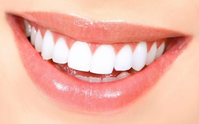 Come avere denti impeccabili. Grazie al dentifricio tecnologico
