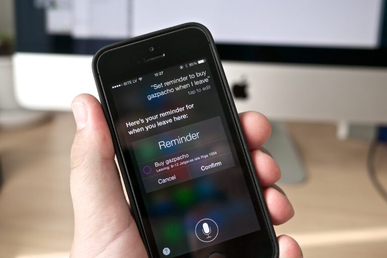 Avete bisogno di aiuto per un’emergenza? Non chiedete a Siri