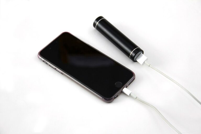 Ricaricare più velocemente la batteria dello smartphone? Ecco come fare