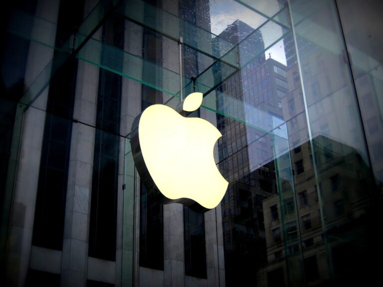 Apple ormai è in caduta libera