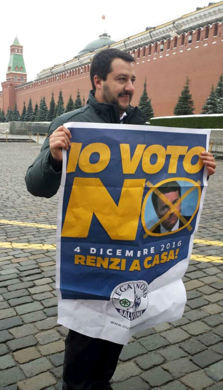 Matteo Salvini arrestato a Mosca, tutta colpa della maglia del Milan!