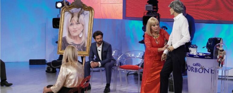 Uomini e Donne: è di nuovo baruffa al Trono Over tra Tina Cipollari e Gemma Galgani “Sei nata cornuta!”