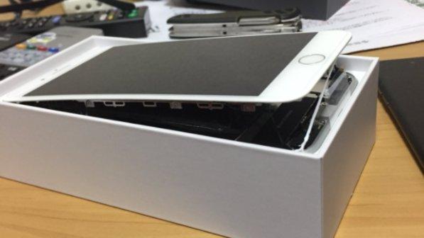 Problemi per iPhone 8 Plus: la batteria si gonfia e causa il distacco del Diplay